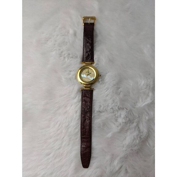 Fendi watch 320G‎ Swiss Made Water Resistant Vintage Wristwatch Band 14mm - Picture 1 of 9